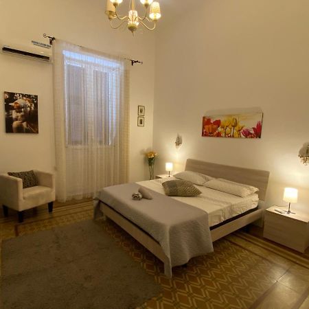 Appartamento Via Nitti Taranto Exterior foto
