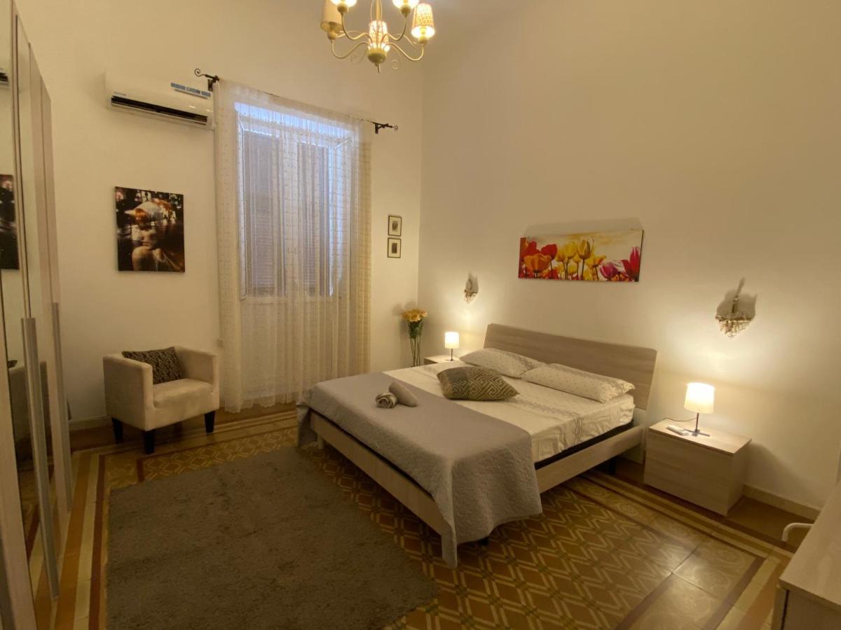 Appartamento Via Nitti Taranto Exterior foto